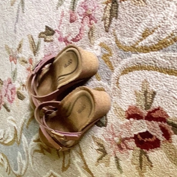 Aetrex Kimmy sandals, EUC Size 37 or 7.  Arch support sandal. 2 1/2” heel wedge. - Picture 5 of 9